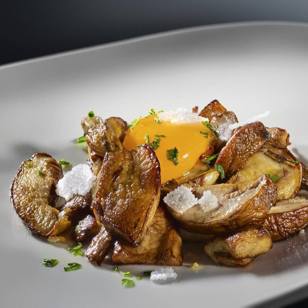 Mushroom dish with egg